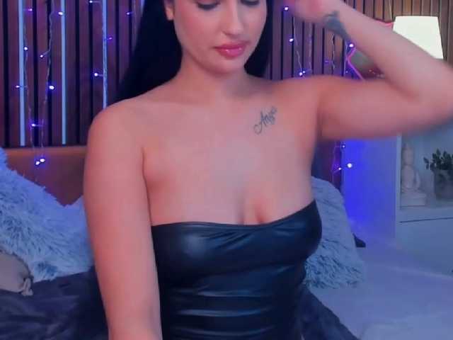 CamillaParis live cam on BongaCams