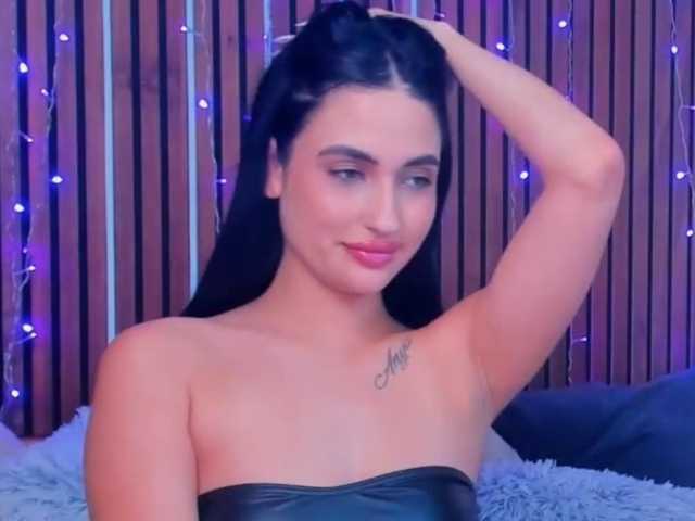 CamillaParis live cam on BongaCams