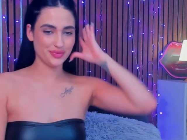 CamillaParis live cam on BongaCams