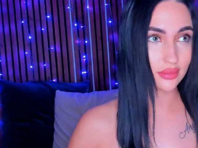 CamillaParis live cam on BongaCams
