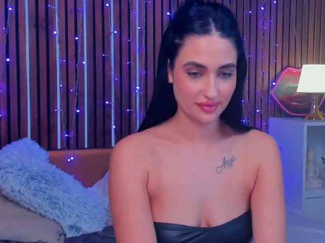 CamillaParis webcam