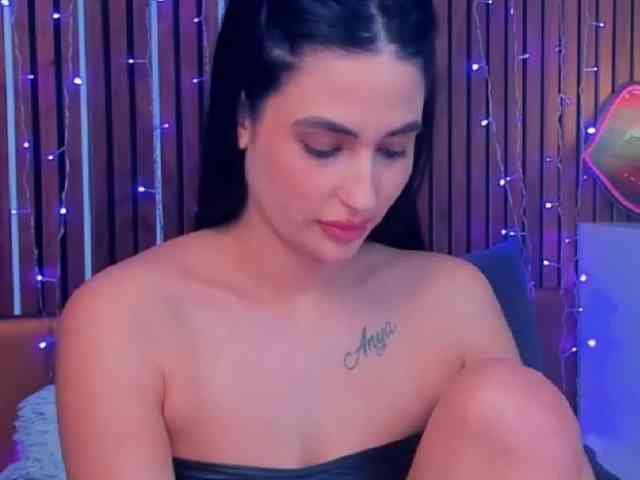CamillaParis webcam