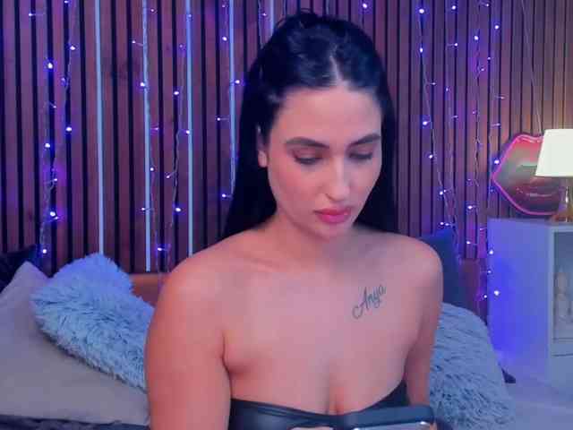 CamillaParis webcam