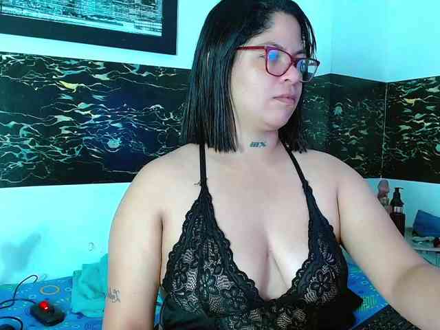 horny-cougar webcam