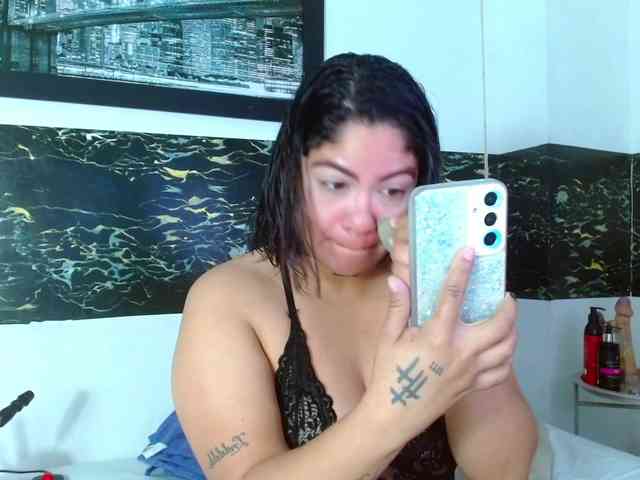 horny-cougar webcam