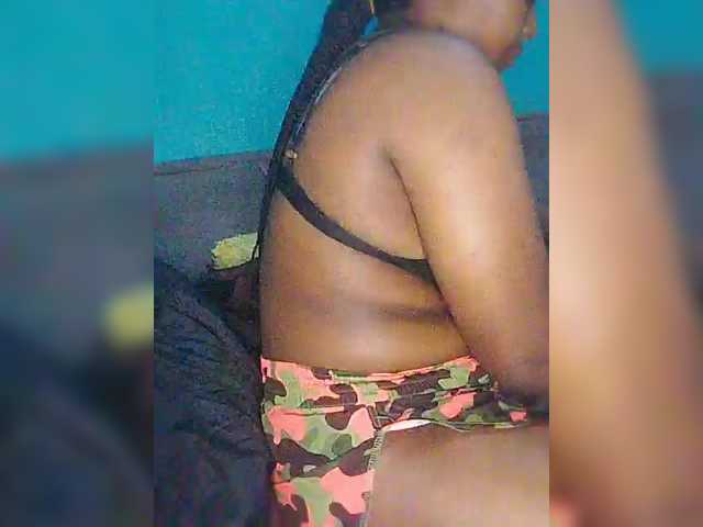 le modèle chibaby1 est en webcam porno dans un show sur le site bongacams, il possède les tags suivants: Ebony,Brunette,Shaved