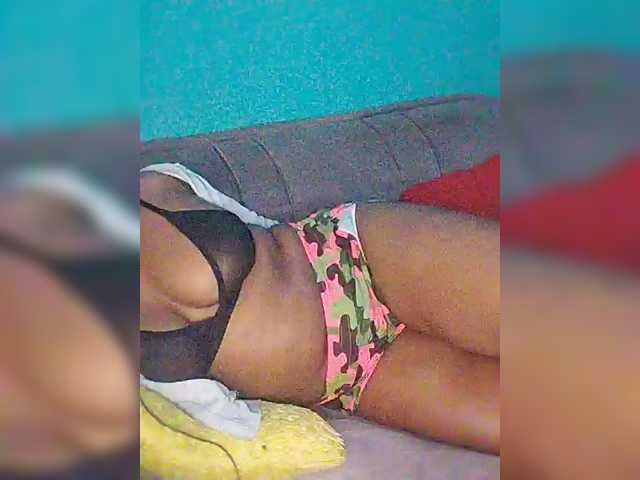 le modèle chibaby1 est en webcam porno dans un show sur le site bongacams, il possède les tags suivants: Ebony,Brunette,Shaved