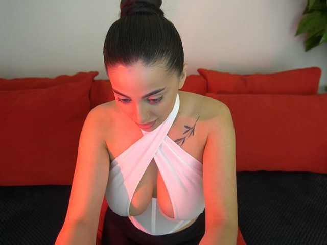 ArielGemme live cam on BongaCams