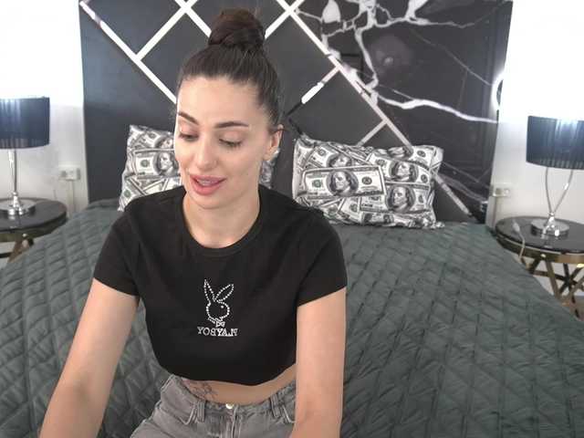 ArielGemme live cam on BongaCams