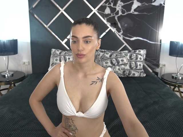 ArielGemme live cam on BongaCams