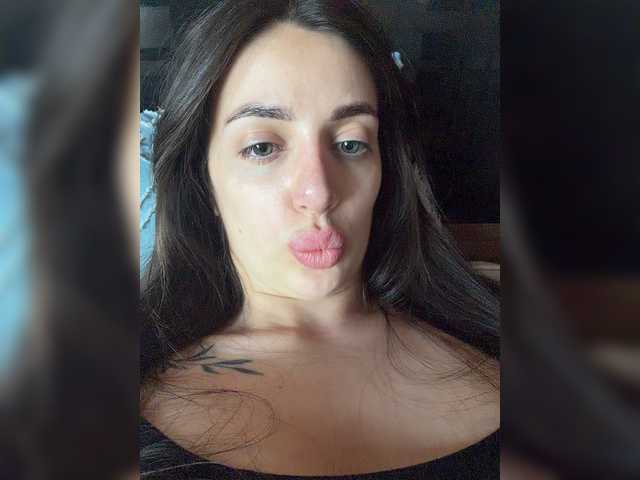 ArielGemme live cam on BongaCams