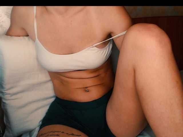 yzza-suave live cam on BongaCams