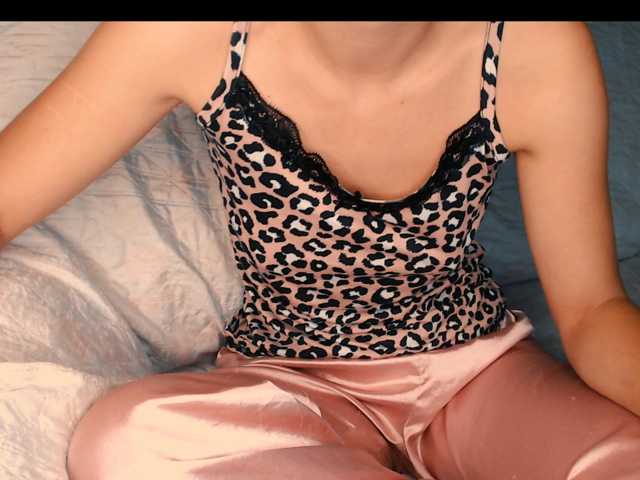 yzza-suave live cam on BongaCams