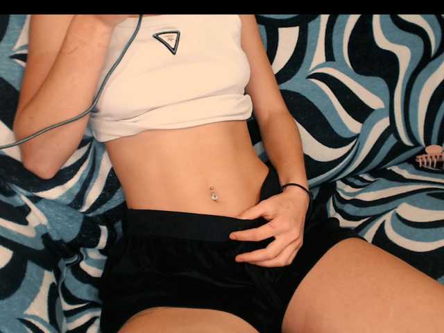yzza-suave live cam on BongaCams