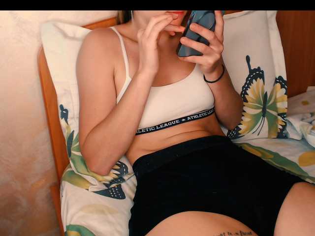 yzza-suave live cam on BongaCams