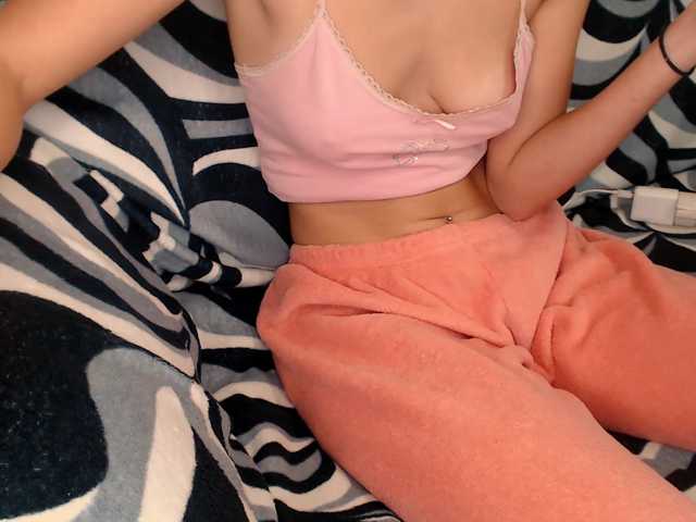yzza-suave live cam on BongaCams