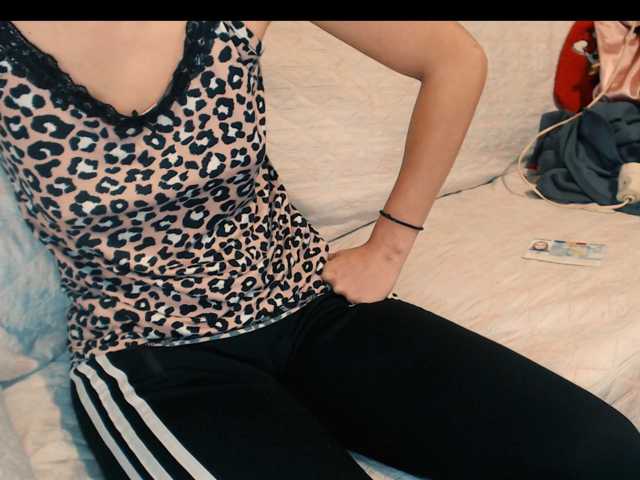 yzza-suave live cam on BongaCams