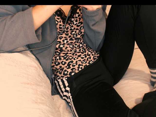 yzza-suave live cam on BongaCams