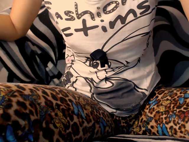yzza-suave live cam on BongaCams