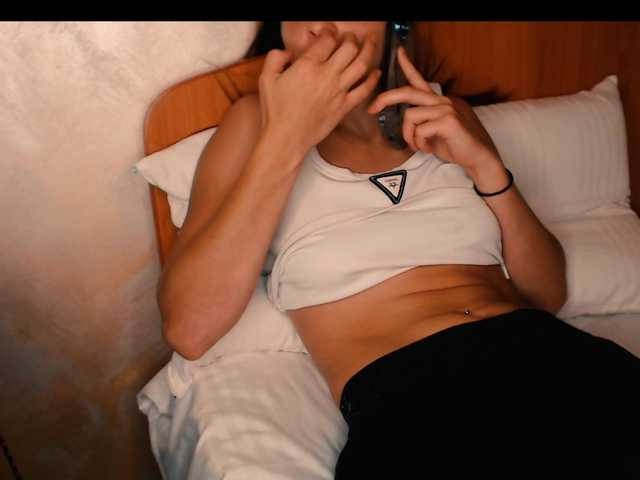 yzza-suave live cam on BongaCams