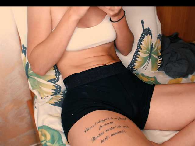 yzza-suave live cam on BongaCams