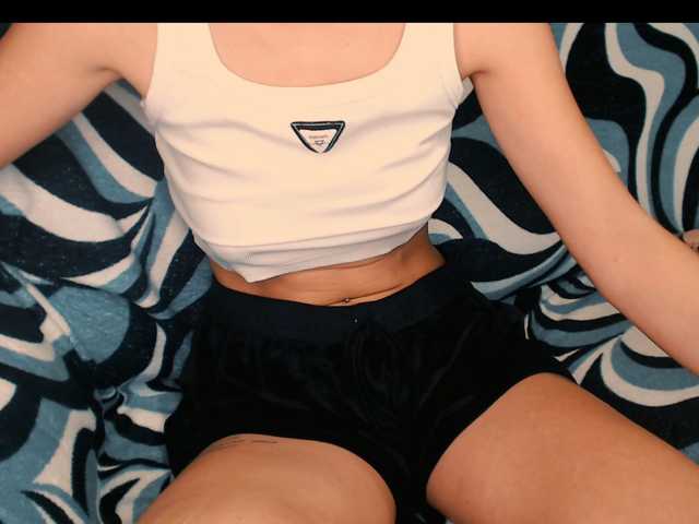 yzza-suave, en directo ahora en BongaCams