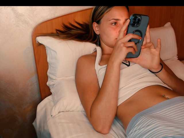 yzza-suave live cam on BongaCams