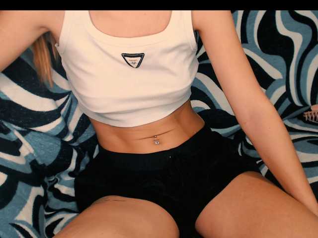 yzza-suave live cam on BongaCams
