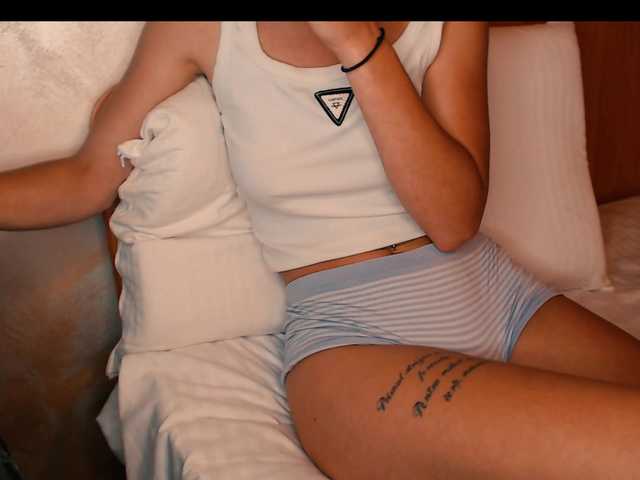 yzza-suave live cam on BongaCams
