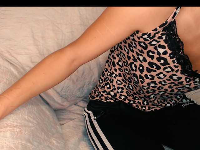 yzza-suave live cam on BongaCams