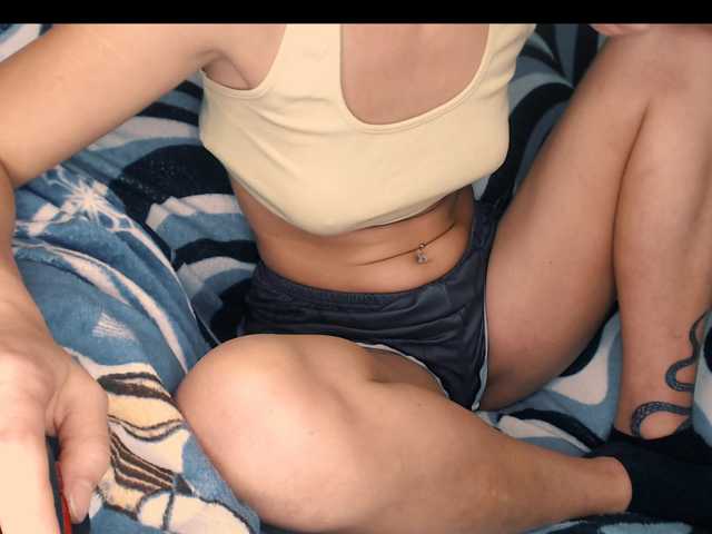yzza-suave live cam on BongaCams