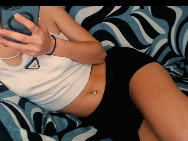 yzza-suave live cam on BongaCams