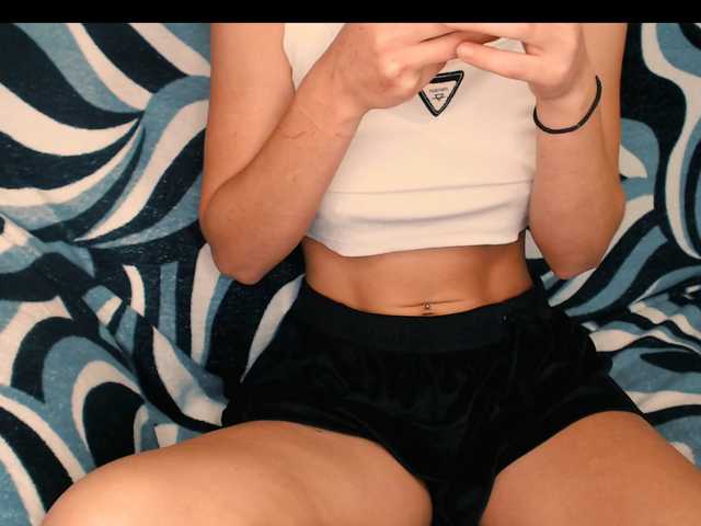 yzza-suave live cam on BongaCams