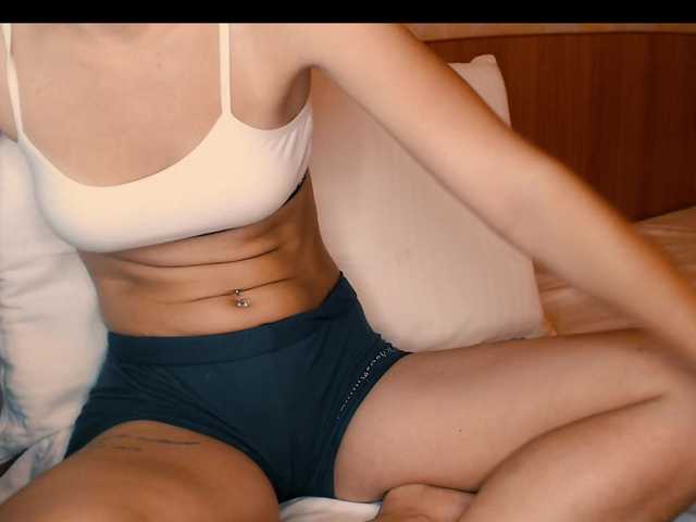 yzza-suave live cam on BongaCams