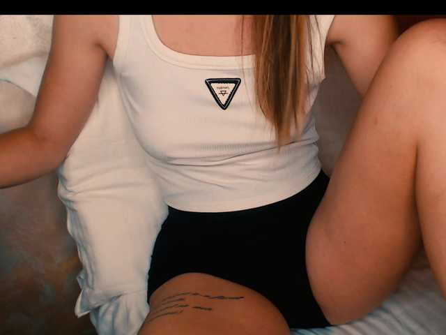 yzza-suave live cam on BongaCams