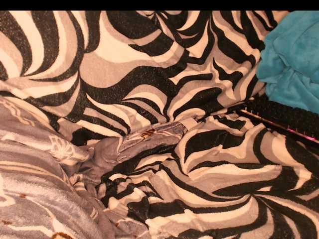 yzza-suave live cam on BongaCams