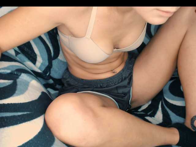 yzza-suave live cam on BongaCams