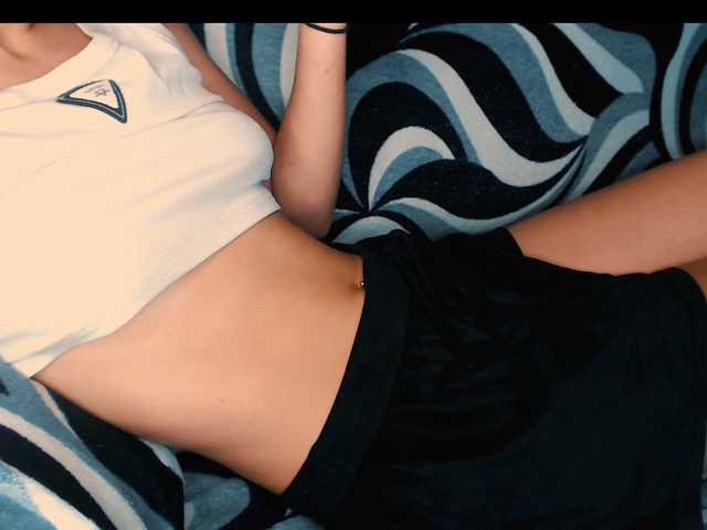 yzza-suave live cam on BongaCams