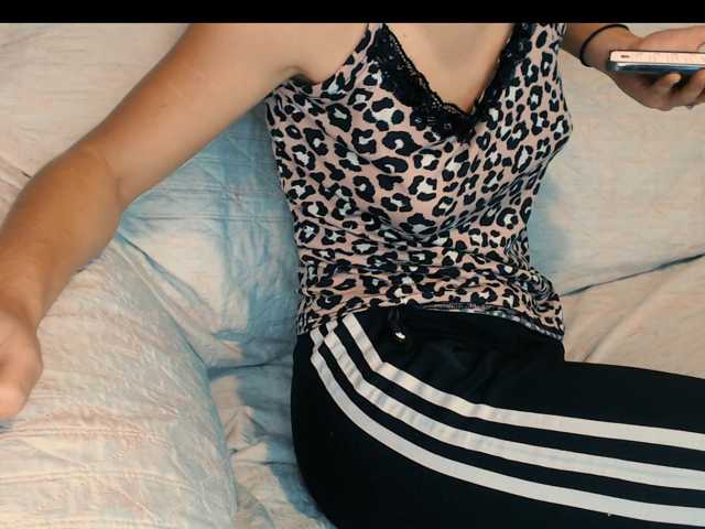 yzza-suave live cam on BongaCams