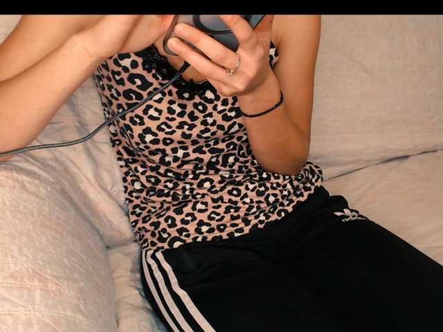 yzza-suave live cam on BongaCams