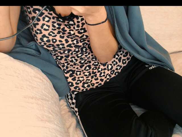 yzza-suave live cam on BongaCams