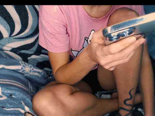 yzza-suave webcam