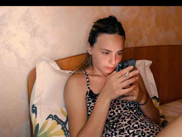 yzza-suave webcam
