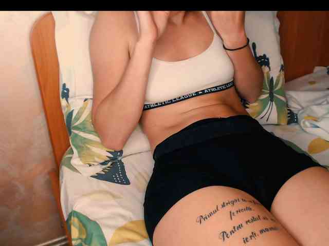 yzza-suave webcam