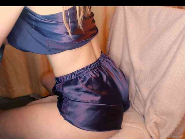 yzza-suave webcam