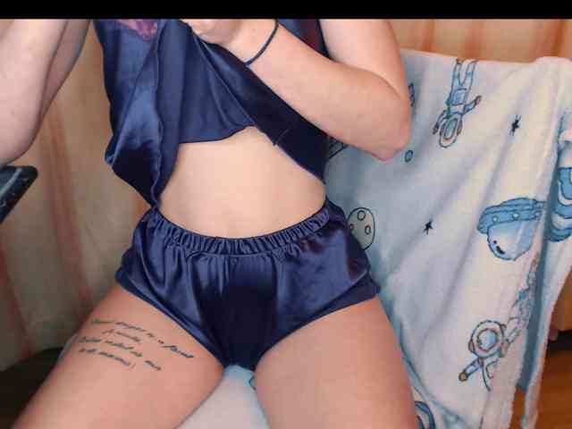 yzza-suave webcam