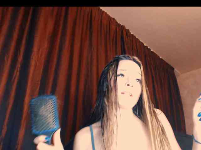 yzza-suave webcam