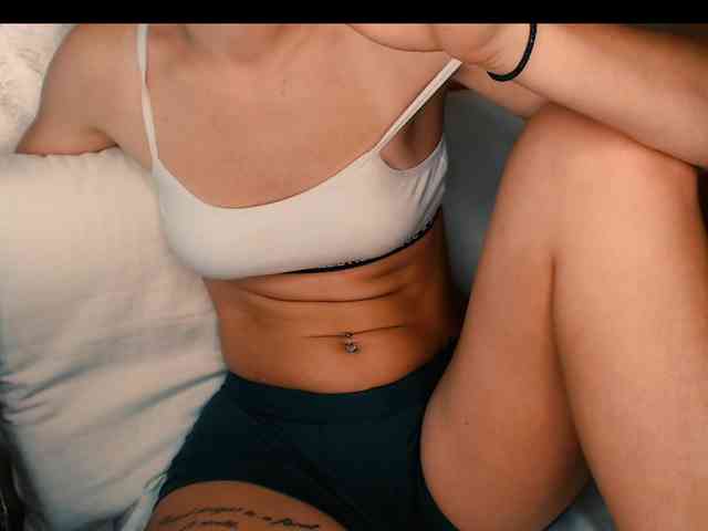 yzza-suave webcam