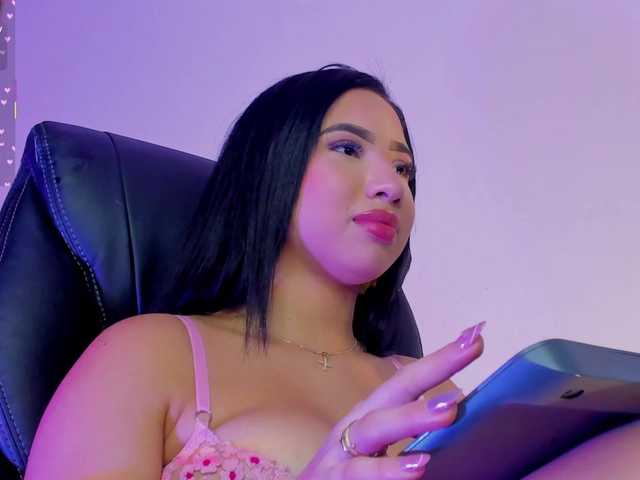 KRISTINCHERRY live cam on BongaCams
