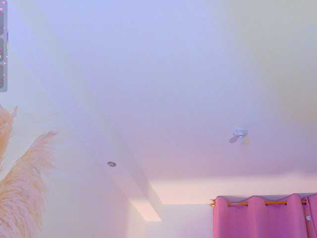 KRISTINCHERRY live cam on BongaCams